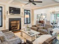 Sophisticated_Family_Room